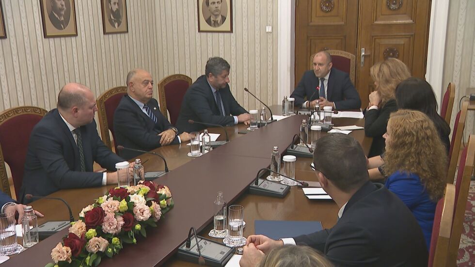 Радев бави третия мандат, готов е за избори през март