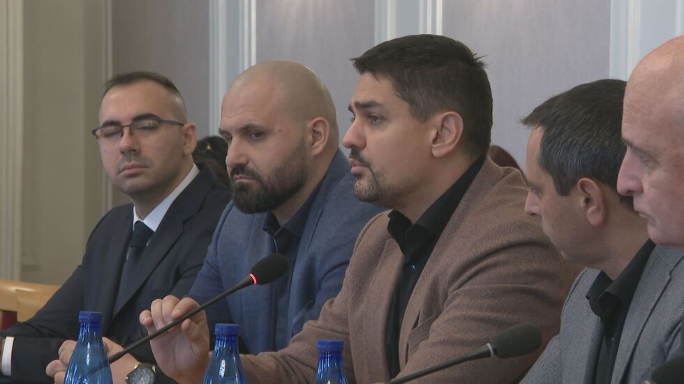 Две от пет партии се отзоваха на поканата за среща на БСП