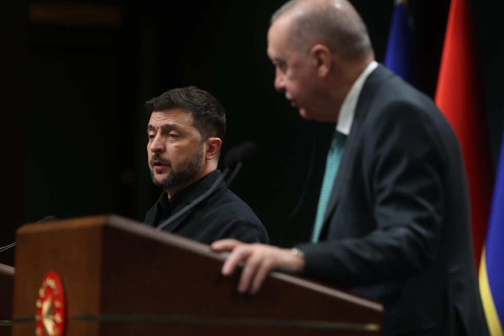 Реджеп Тайип Ердоган предупреди Володимир Зеленски за ударите срещу кораби в Черно море