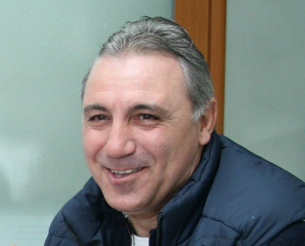 Студенти "свалиха" знамето Стоичков и атакуваха легитимността на тези, които го издигнаха