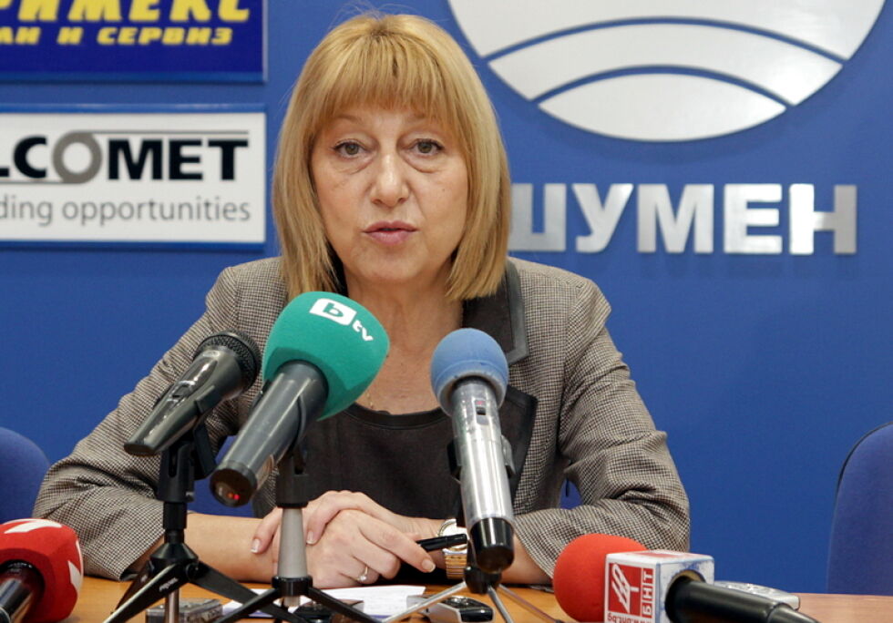 Клисарова: Да не се прави политика в университетите!
