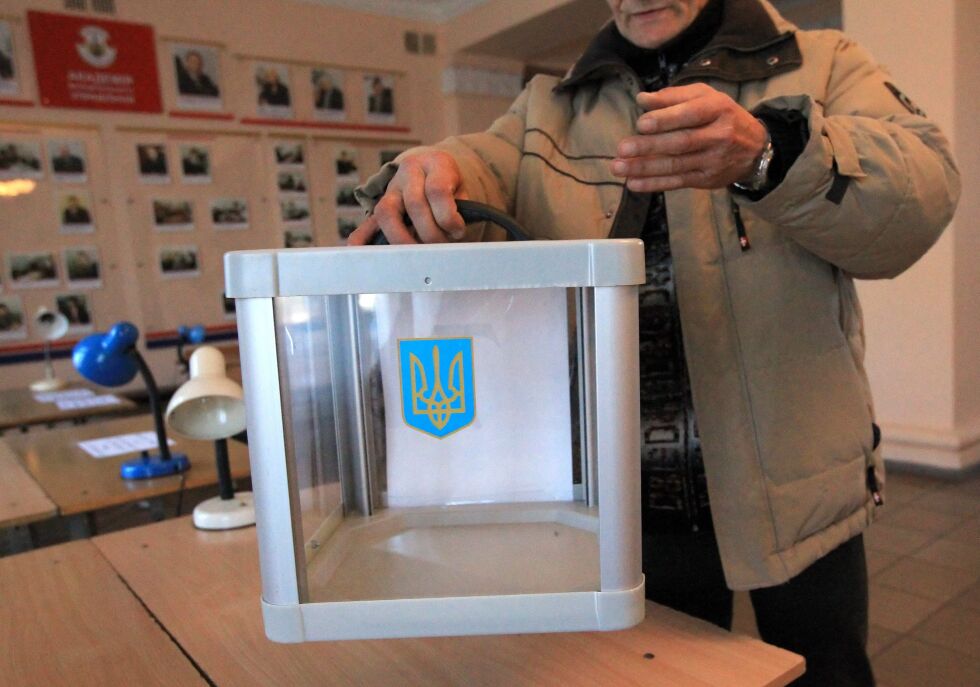 Украинците избират парламент след ерата „Янукович”