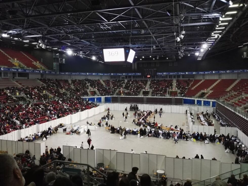 Членове на СИК: ЦИК са били подготвени за хаоса в „Арена Армеец”
