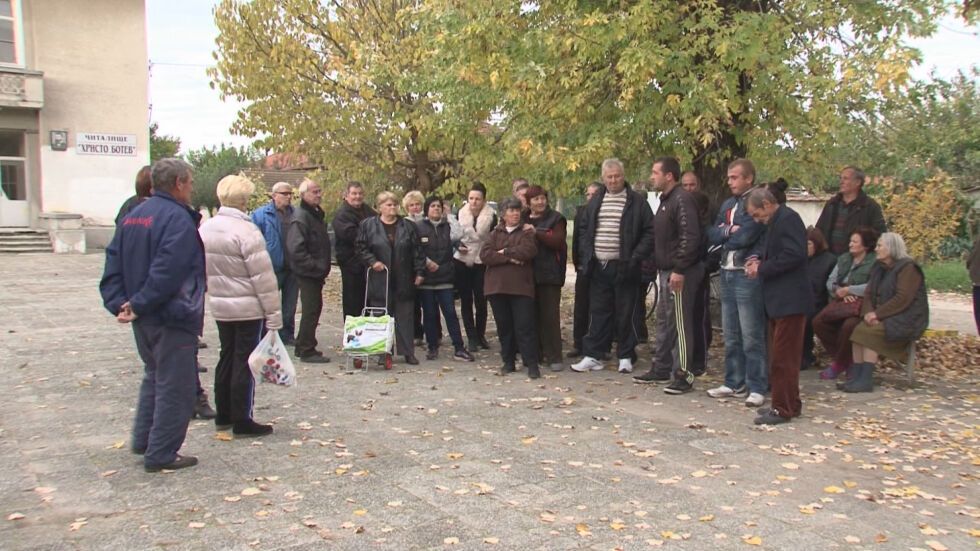 Бунт в село Черноземен заради изборни туристи