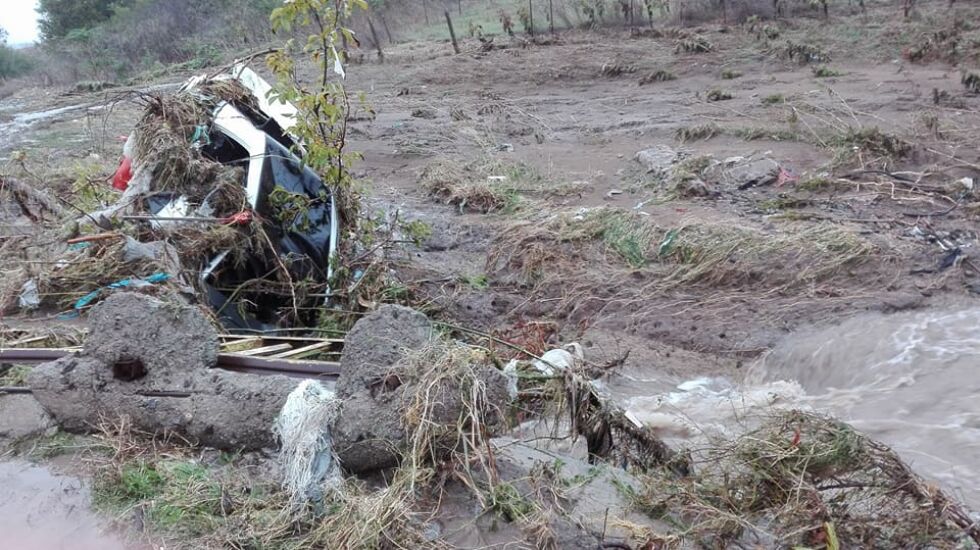 Областният управител на Бургас: Скъсали са се стените на микроязовири