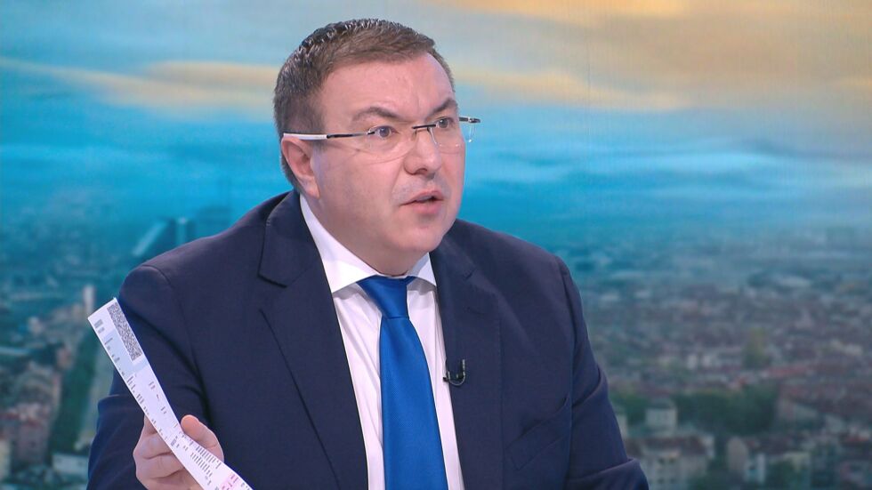 Ангелов: Глупост е да има зелен сертификат след първа игла от двудозовите ваксини