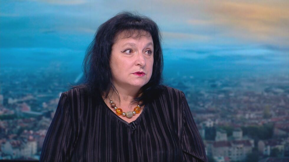 Доц. Гломб: Кривата на заболеваемостта хвърчи нагоре, "Делта" продължава да доминира