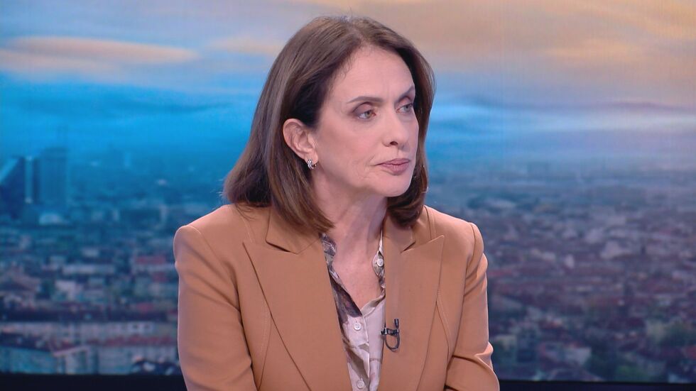 Надежда Нейнски: Прави се опит за налагането на нов световен ред