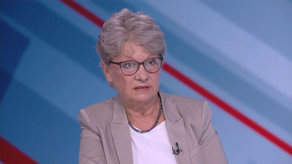 Комитова: Недемократично е управлението на столицата