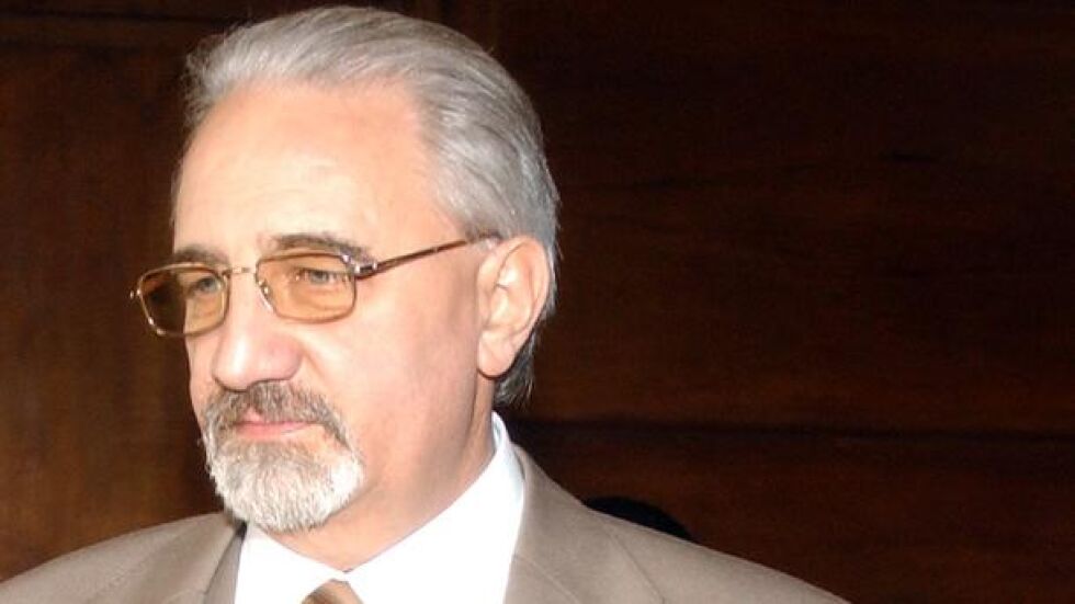 Муравей Радев: Участие на държавата е единственото решение за КТБ