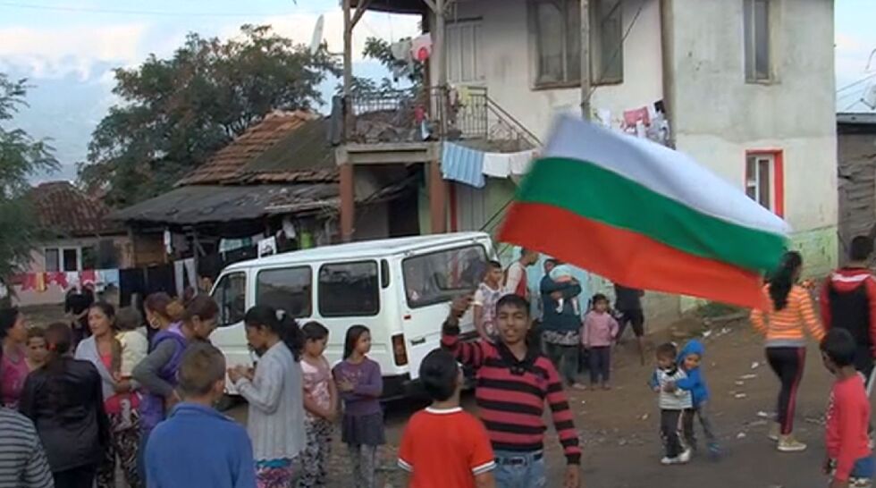 Жандармерия спря протеста на гърменските роми (ОБЗОР)