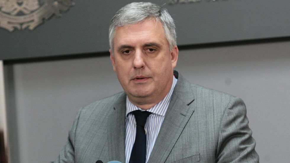 АБВ обяви своя кандидат-президент: Ивайло Калфин