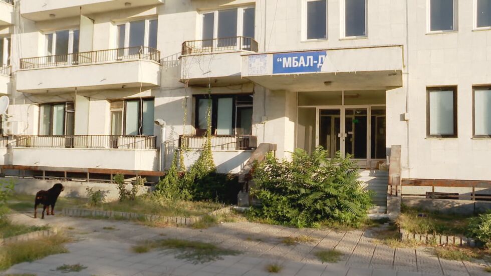 Заради липса на персонал: Болницата в Девня не може да се грижи за пациенти с COVID-19