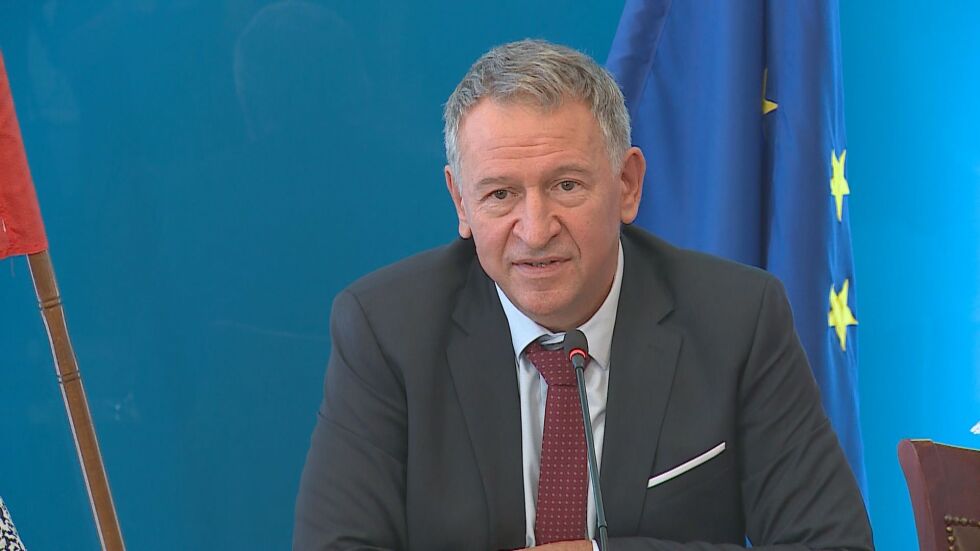 Кацаров: Чакаме становище от ЕМА за възможността за трета доза ваксина