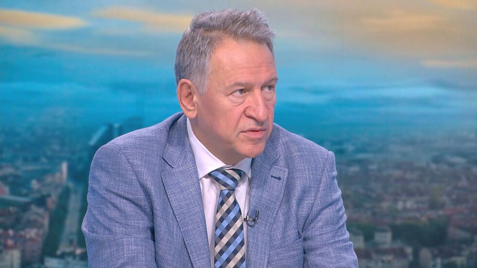 Стойчо Кацаров: На всеки 100 заразени четирима умират, принудени сме да вземем мерки