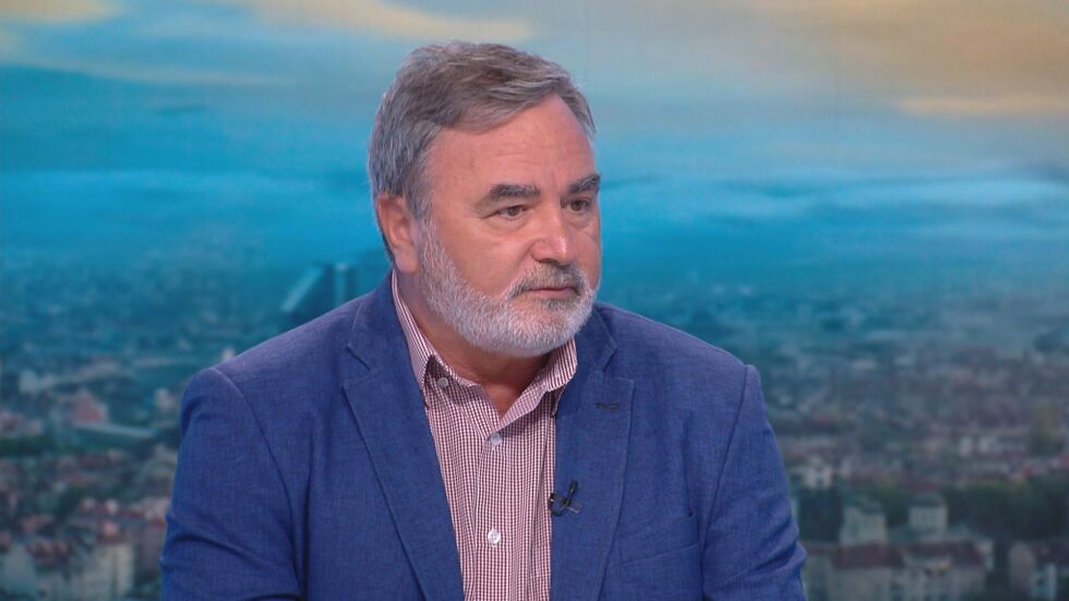 Кунчев: Няма пробив във ваксините, починалите са възрастни с придружаващи заболявания
