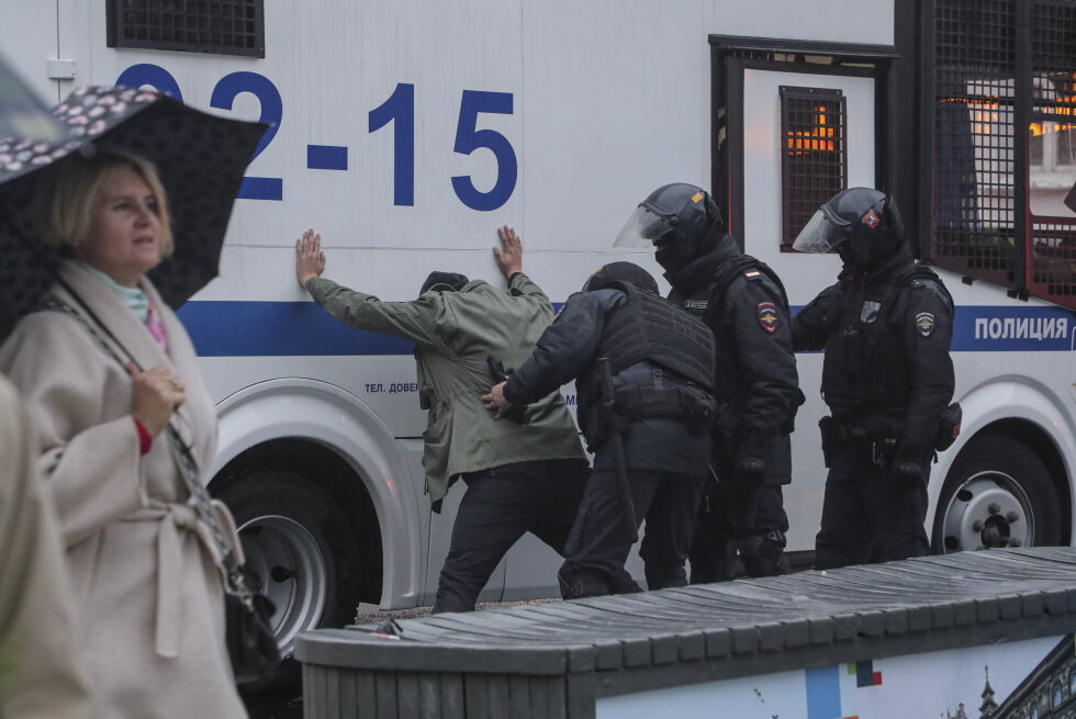 Над 700 задържани в Русия при протести срещу мобилизацията