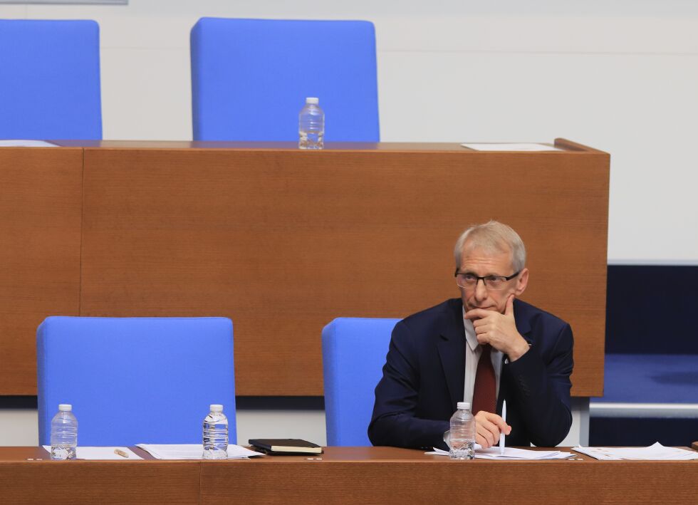 Ротацията на премиери: Кога ще подаде оставка Николай Денков?