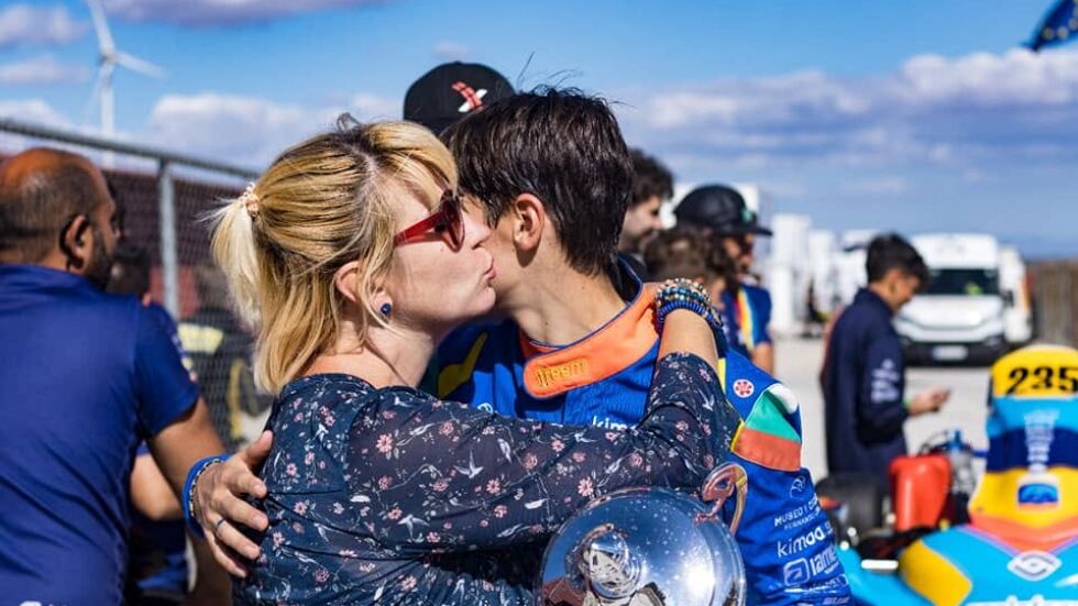 Майката на Никола Цолов пред bTV: Формула 1 е на един падок разстояние (ВИДЕО)