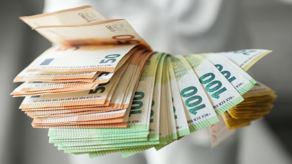 Държавни дружества със загуби, но с директорски заплати от 20 000 лв.