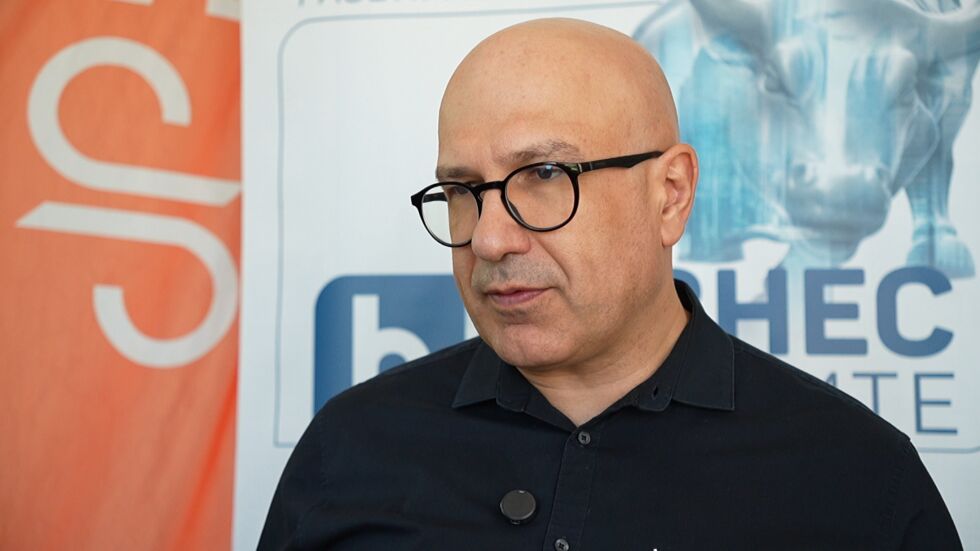 Защо хората не искат да общуват с AI чатботове? 