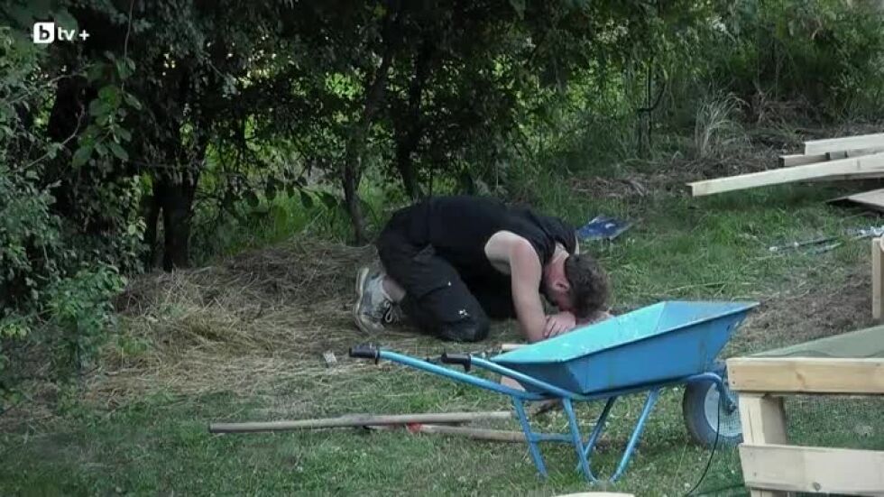 Викторио отива в болница заради силни болки в стомаха