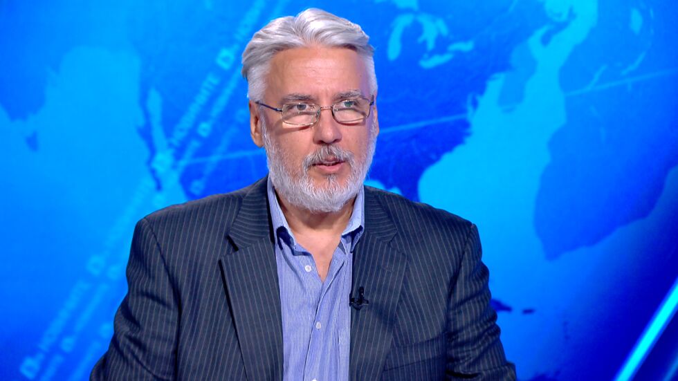 Проф. Росен Стоянов: ГЕРБ не иска да играе губещ мач на президентските избори