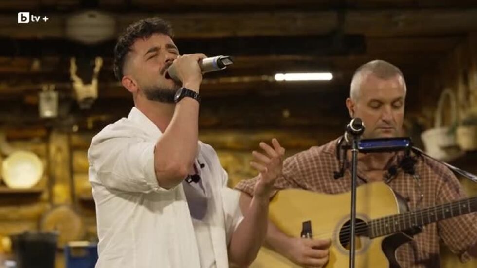 Вениамин и баща му изнесоха ексклузивен акустичен концерт във фермата
